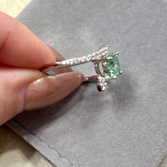 Moissanite 2 CT, on White Gold Plated 925 Sterling Silver - Picture 3 of 6